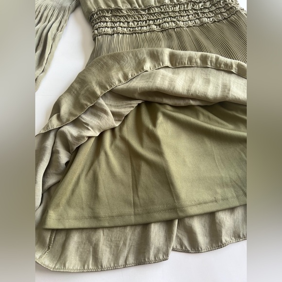 She + Sky Soft Green Long Sleeve Pleated Dress Size L - Picture 9 of 13